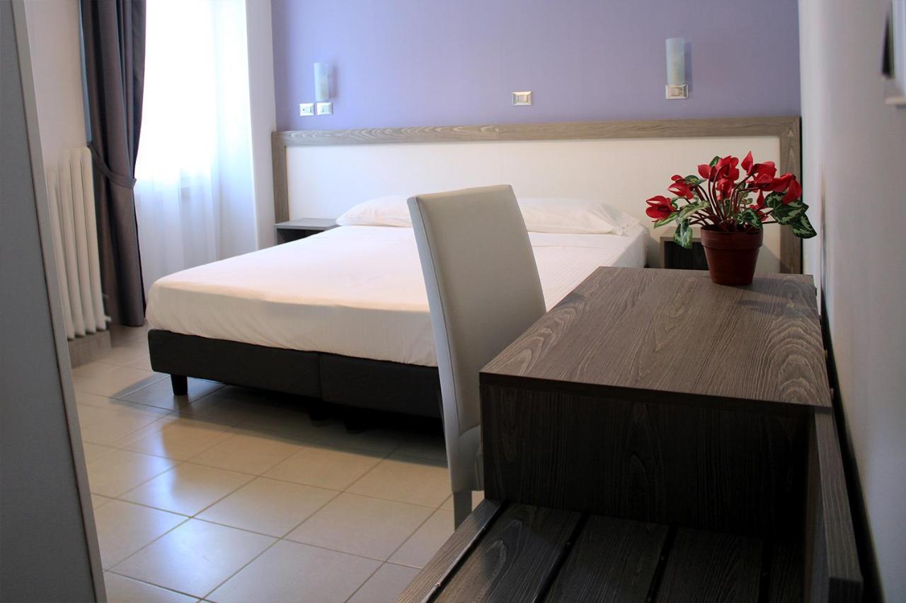 Hotel Savoia Poggio Rusco エクステリア 写真