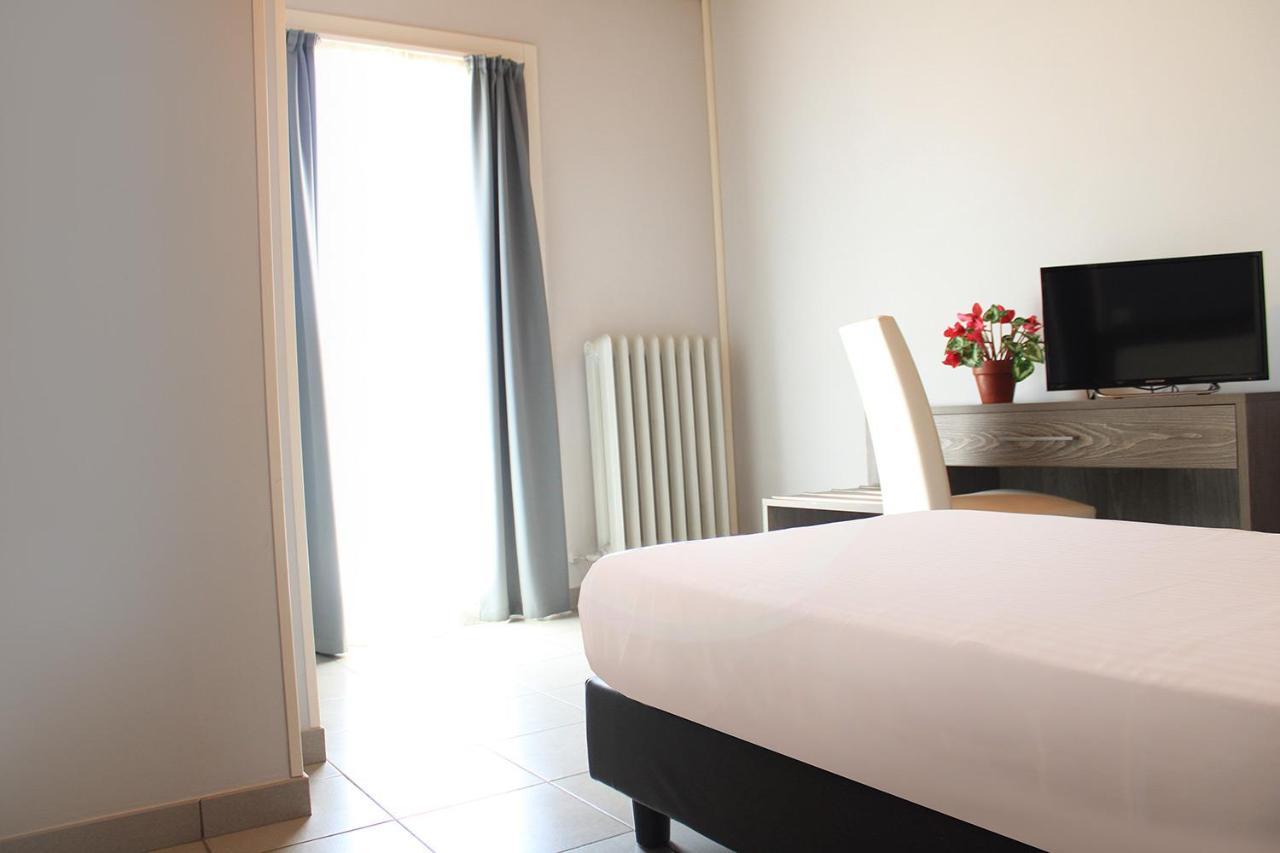 Hotel Savoia Poggio Rusco エクステリア 写真